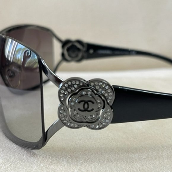 Chanel 4164-B 108/8G Rimless Shield Sunglasses Swarovski Crystal Camellia GREAT - Picture 3 of 12